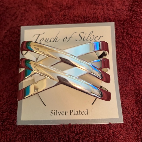 FREE W/ JEWELRY PURCHASE! NWT Touch of Silver Cuff. - Picture 6 of 6
